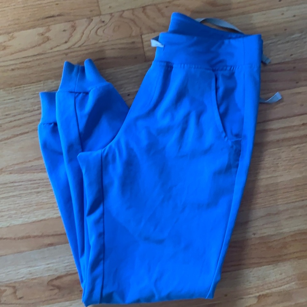 Women’s FIGS scrub pants